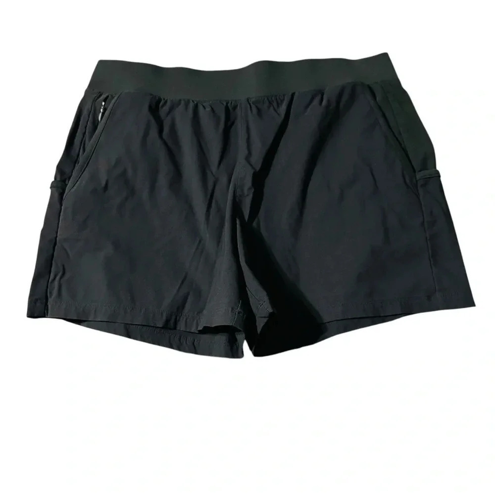 Columbia women's size XL black active shorts with pockets